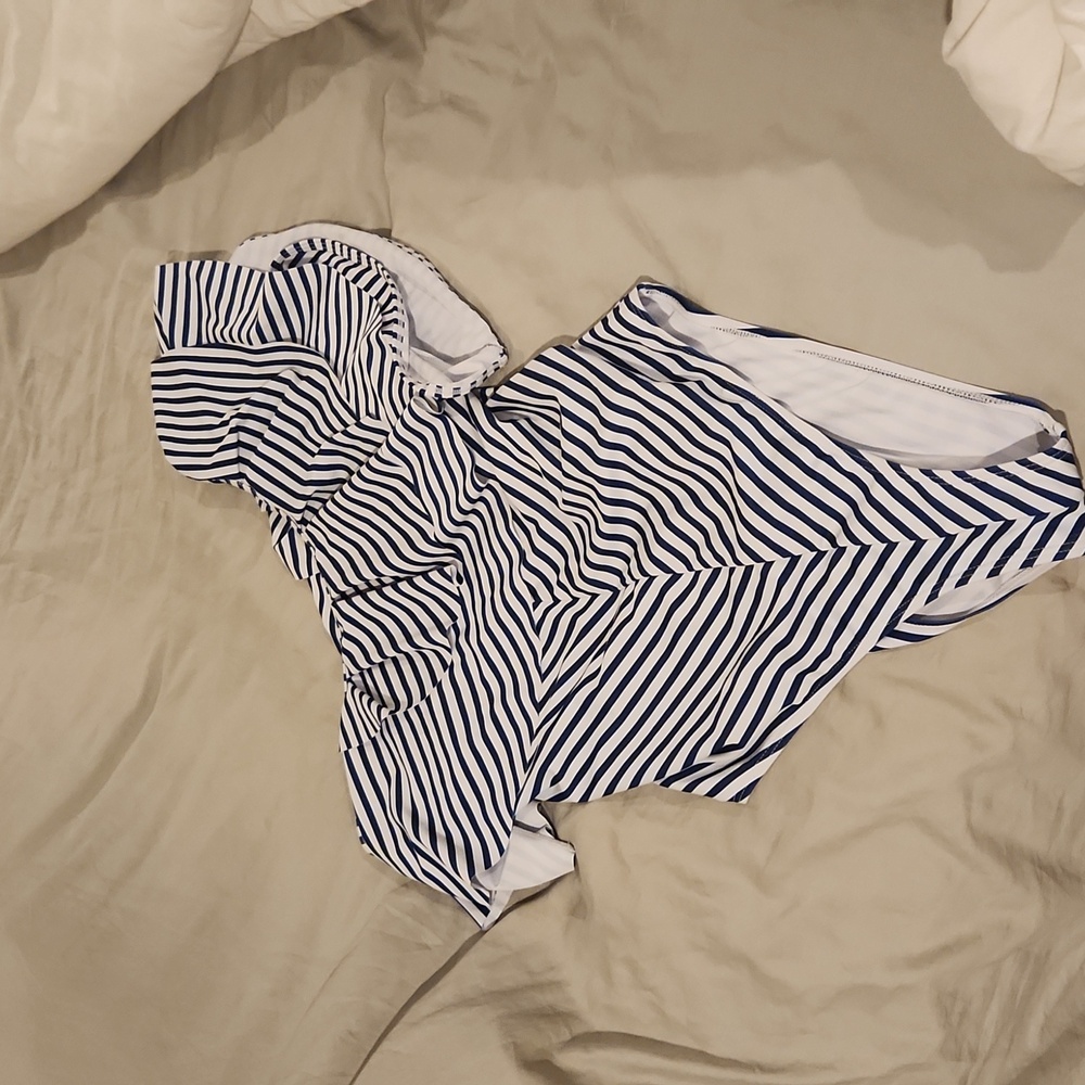 Ruffle one shoulder stripe swimsuit